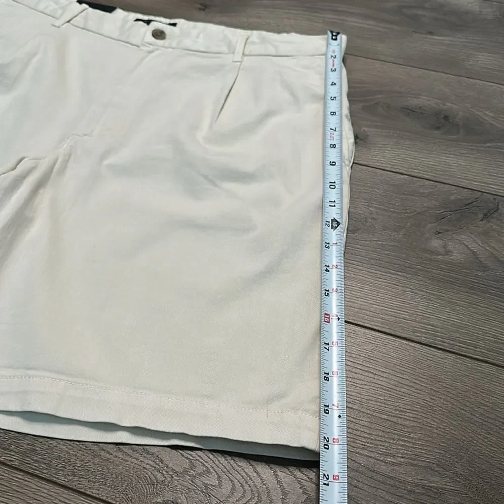 Banana‎ Republic Pleated Tan Casual Shorts Size 36